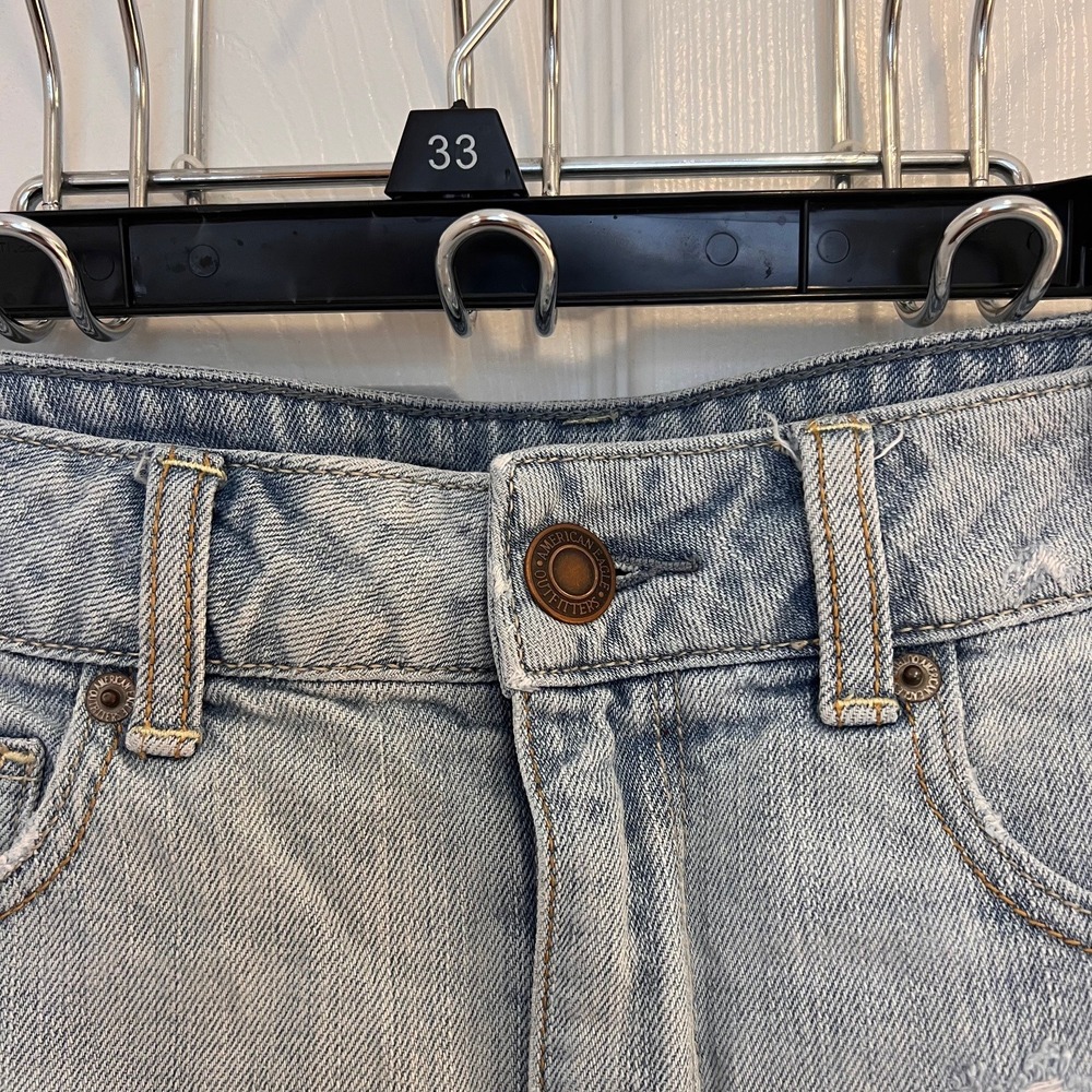 American‎ Eagle Outfitters Y2K Distressed Light Wash Jean Shorts - Picture 3 of 7